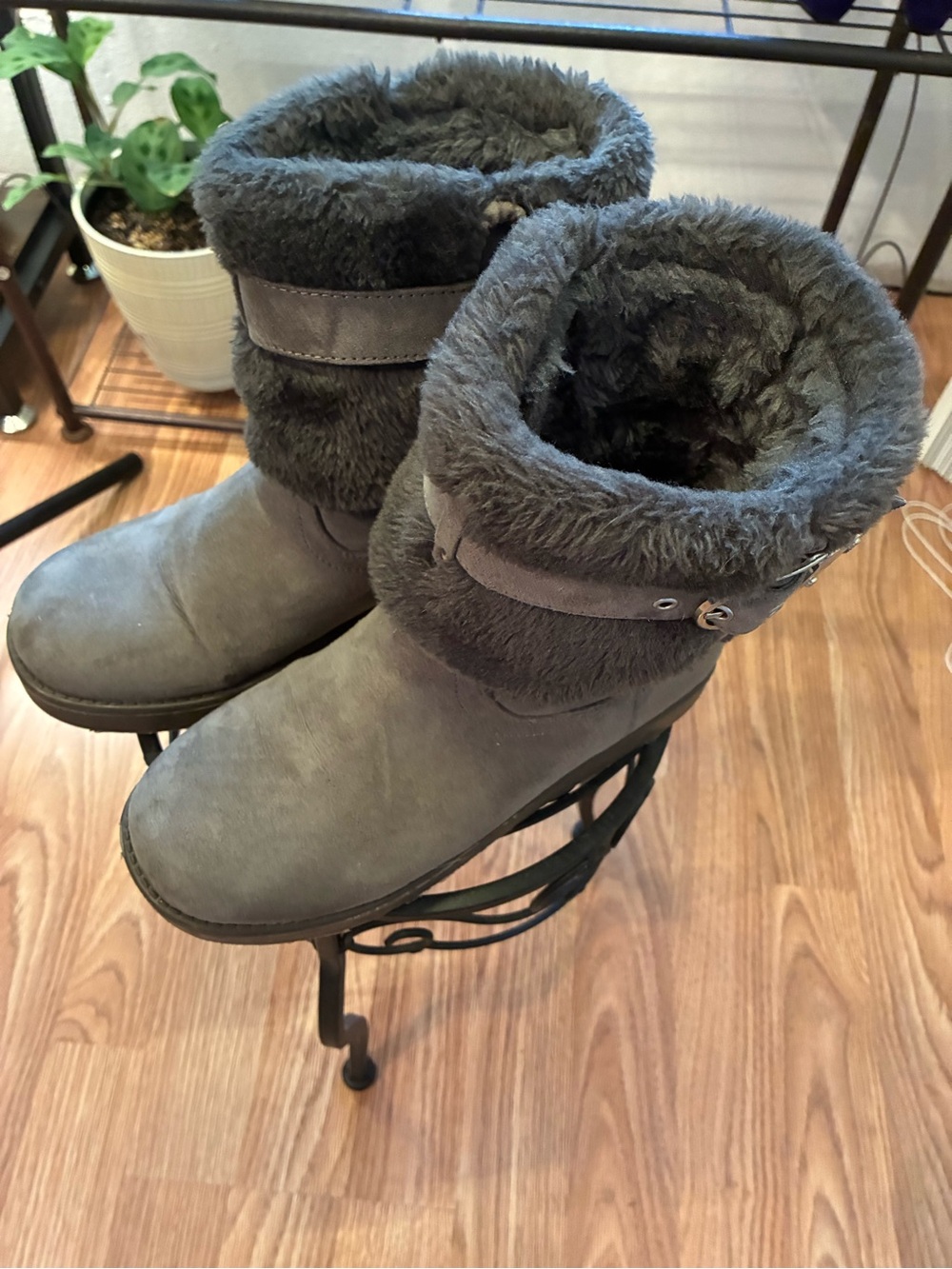 G by Guess Women's Gray Faux-Fur Winter Boots